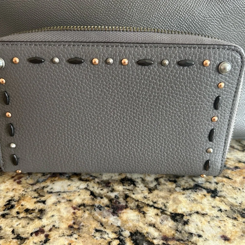 Coach Bailey Carryall - Picture 8 of 10